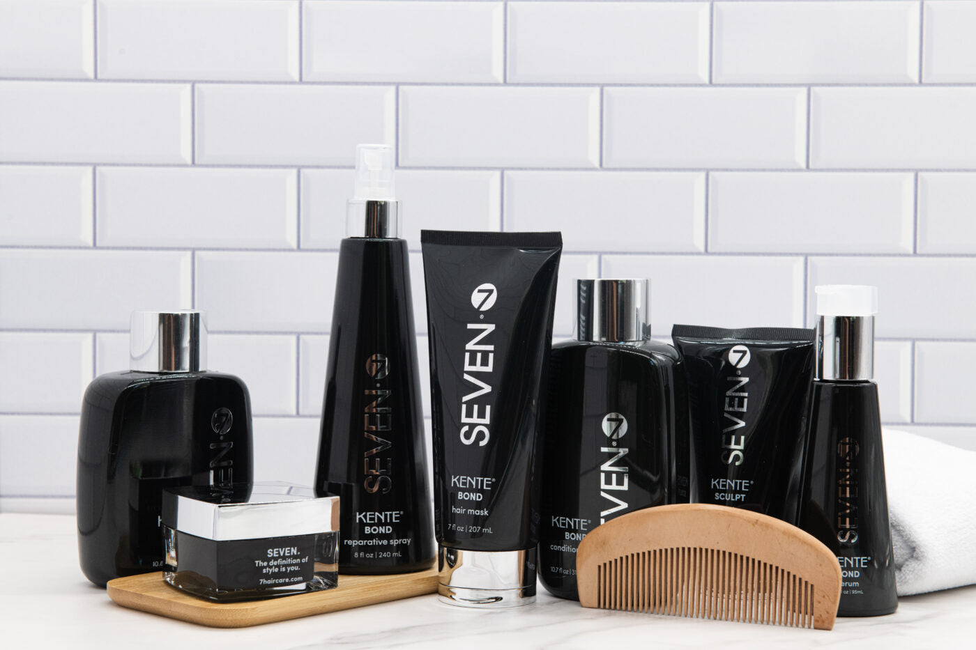 Fighting Frizz: Mastering Smooth Hair with SEVEN haircare